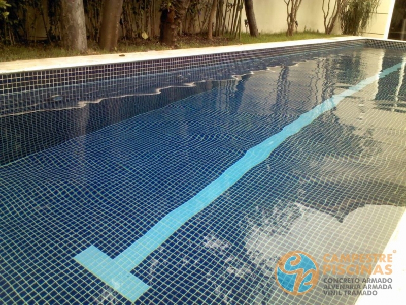 Piscina de Alvenaria Armada para Clubes Ribeirão Branco - Piscina de Alvenaria Armada Suspensa