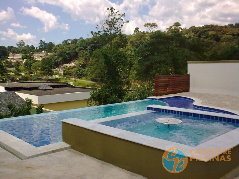 Piscina de Concreto com Prainha Jardim Bonfiglioli - Piscina em Concreto e Alvenaria