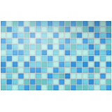 piscina com azulejo branco Quadra