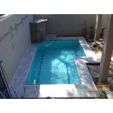 piscina de concreto com infantil Pedreira